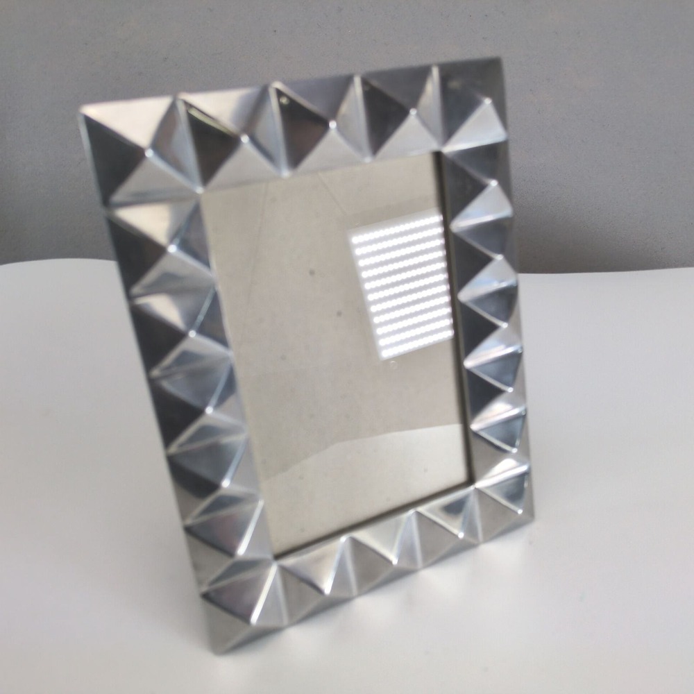 Vintage 90s CBK Frames Unlimited 4x6 Pyramid Stud Silvertone Metal Picture Frame